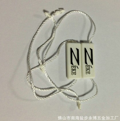 【服裝吊粒】顯出服裝品牌效應