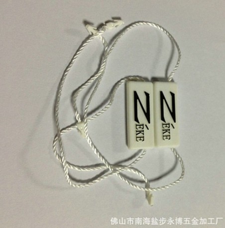 服飾吊粒詮釋真理：不起眼仍舊可以有大作為！