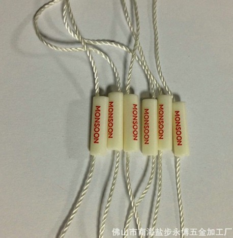 服裝吊?！裾娴氖窃介L越靚啦！